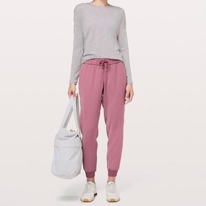 NWT Lululemon On the Fly Jogger